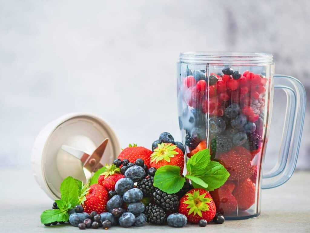 smoothie blender with fresh fruit