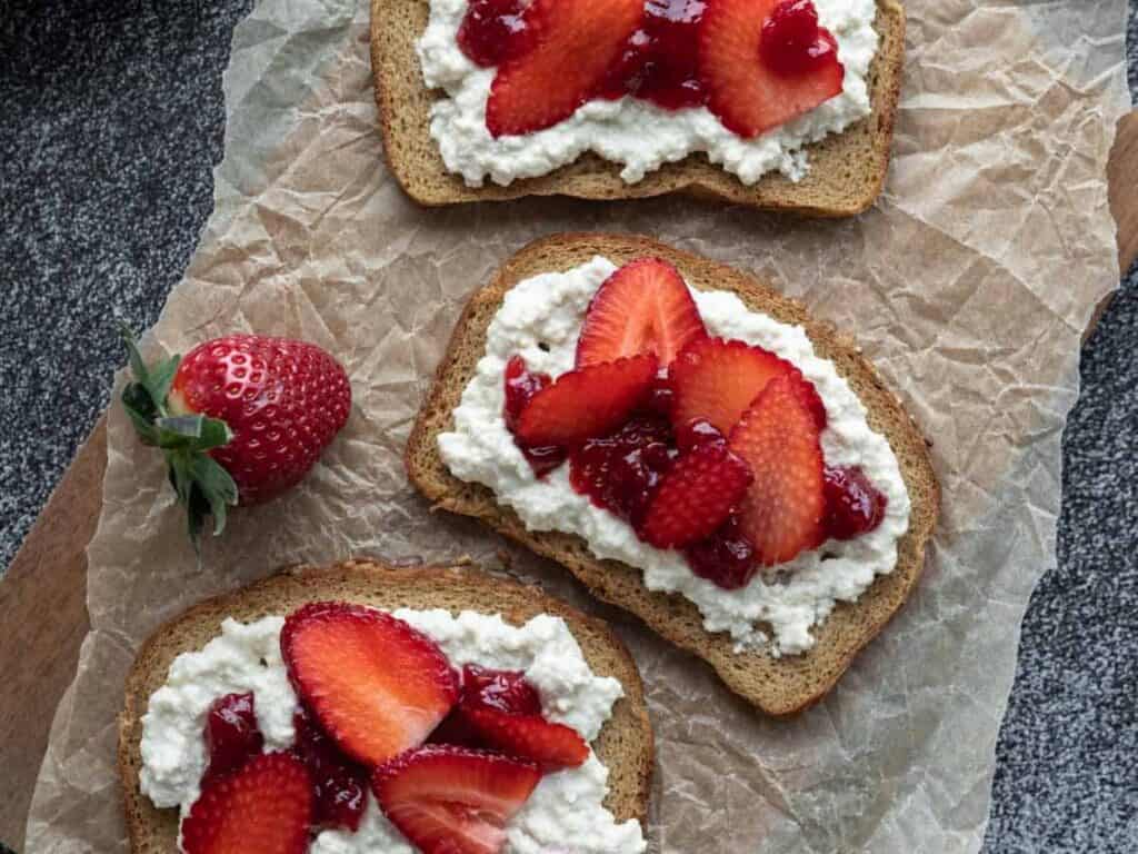 vegan cottage cheese toast