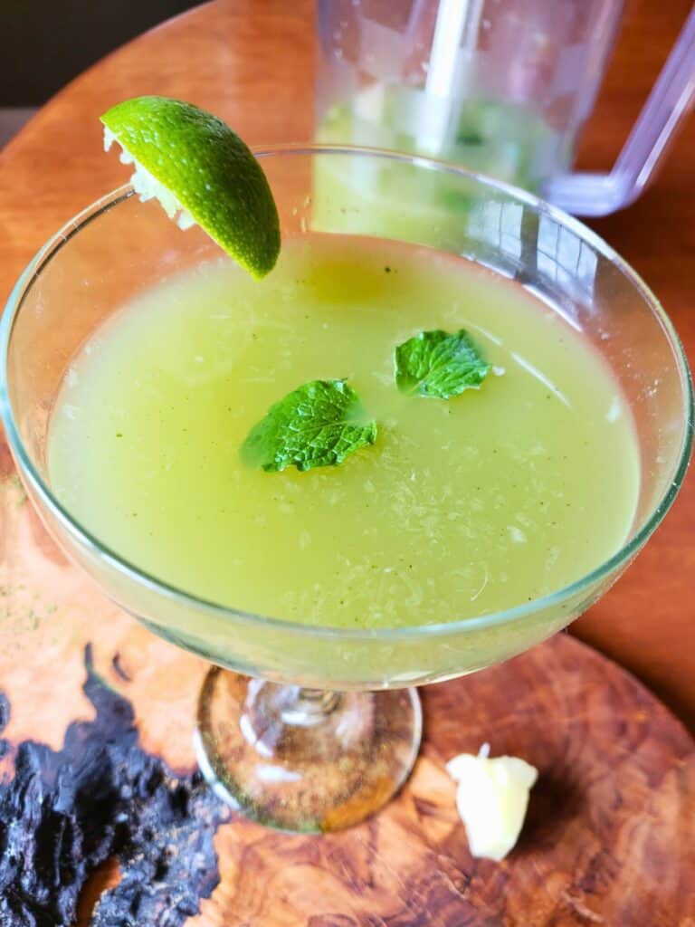matcha smoothie in glass